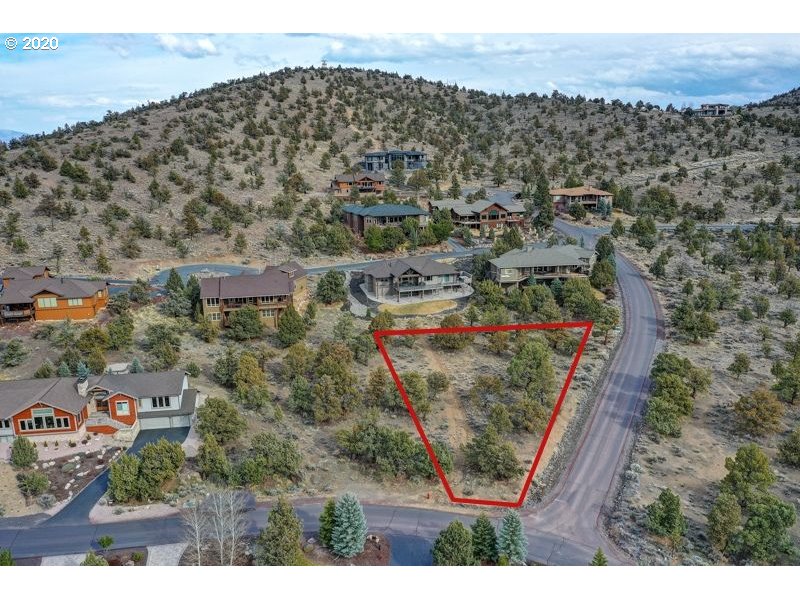 Highland View Loop, Unit 18 Redmond, OR 97756 - Photo 3 of 22 Gallery Image 3