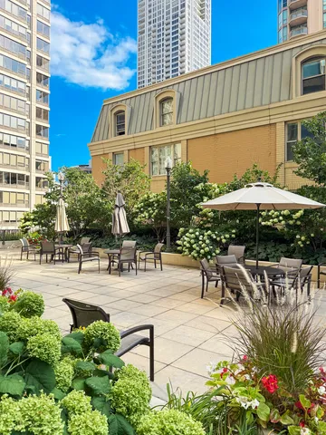 $375,000 | 25 East Superior Street, Unit 902, Chicago, IL 60611