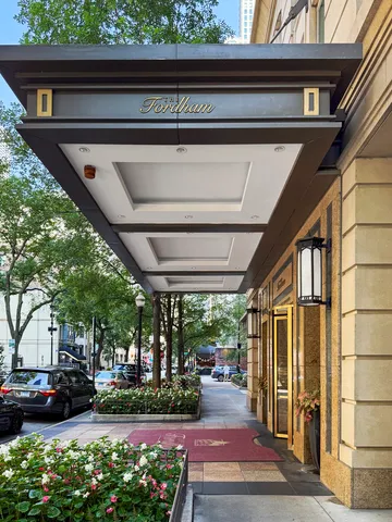 $375,000 | 25 East Superior Street, Unit 902, Chicago, IL 60611