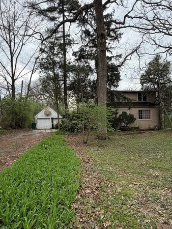 $375,000 | 11407 Hiawatha Lane, La Grange, IL 60525