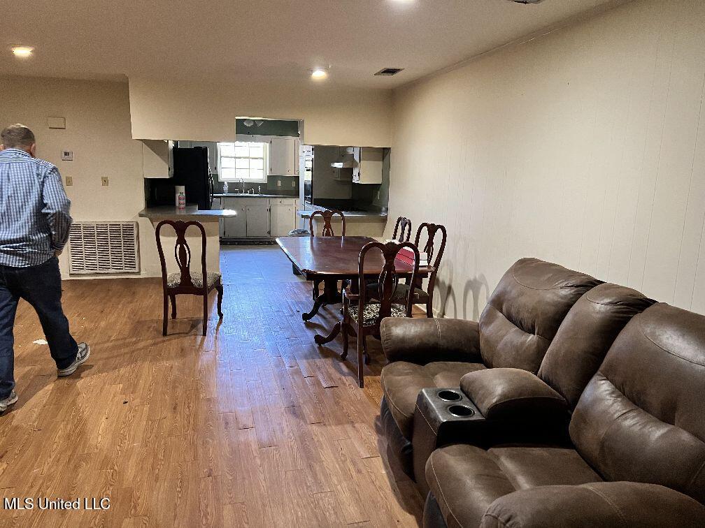 702 Vardaman Street Beaumont, MS 39423 - Photo 11 of 14 702 Vardaman, Beaumont MS - 11