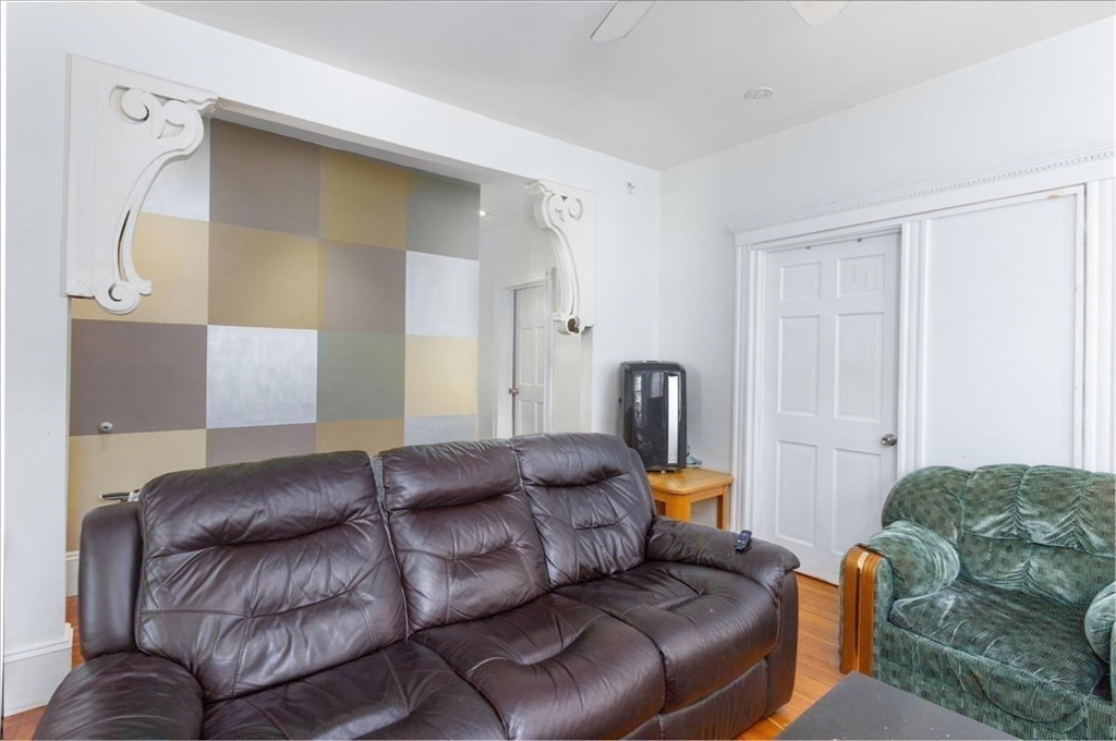 142 Calumet Street Boston, MA 02120 - Photo 18 of 42