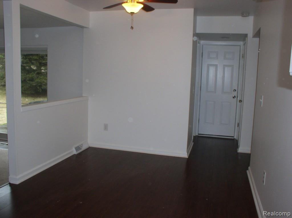 8486 Andersonville Road Clarkston, MI 48346 - Photo 10 of 17 Dining Area