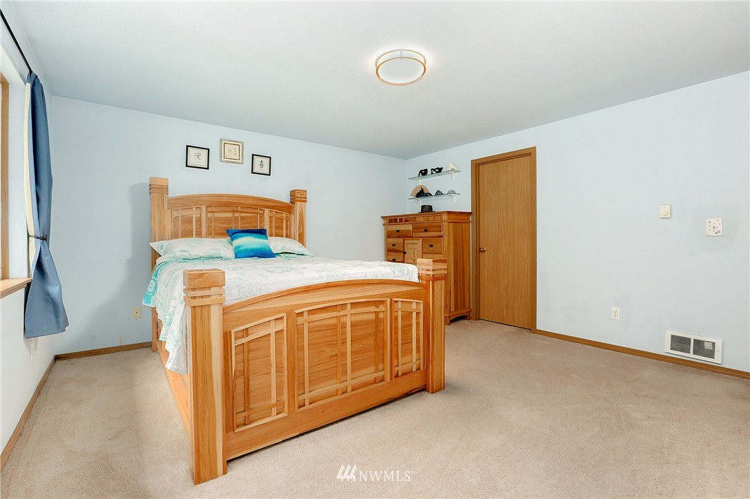 9825 Littlerock Road Southwest Olympia, WA 98512 - Photo 15 of 24 Gallery Image 15