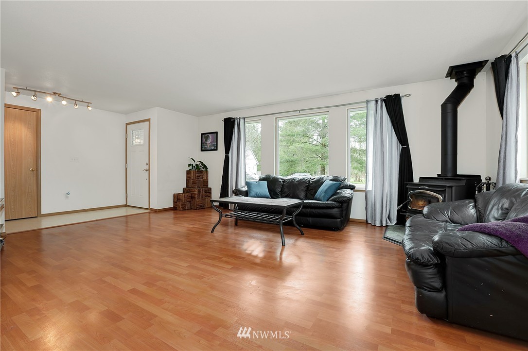 9825 Littlerock Road Southwest Olympia, WA 98512 - Photo 4 of 24 Gallery Image 4