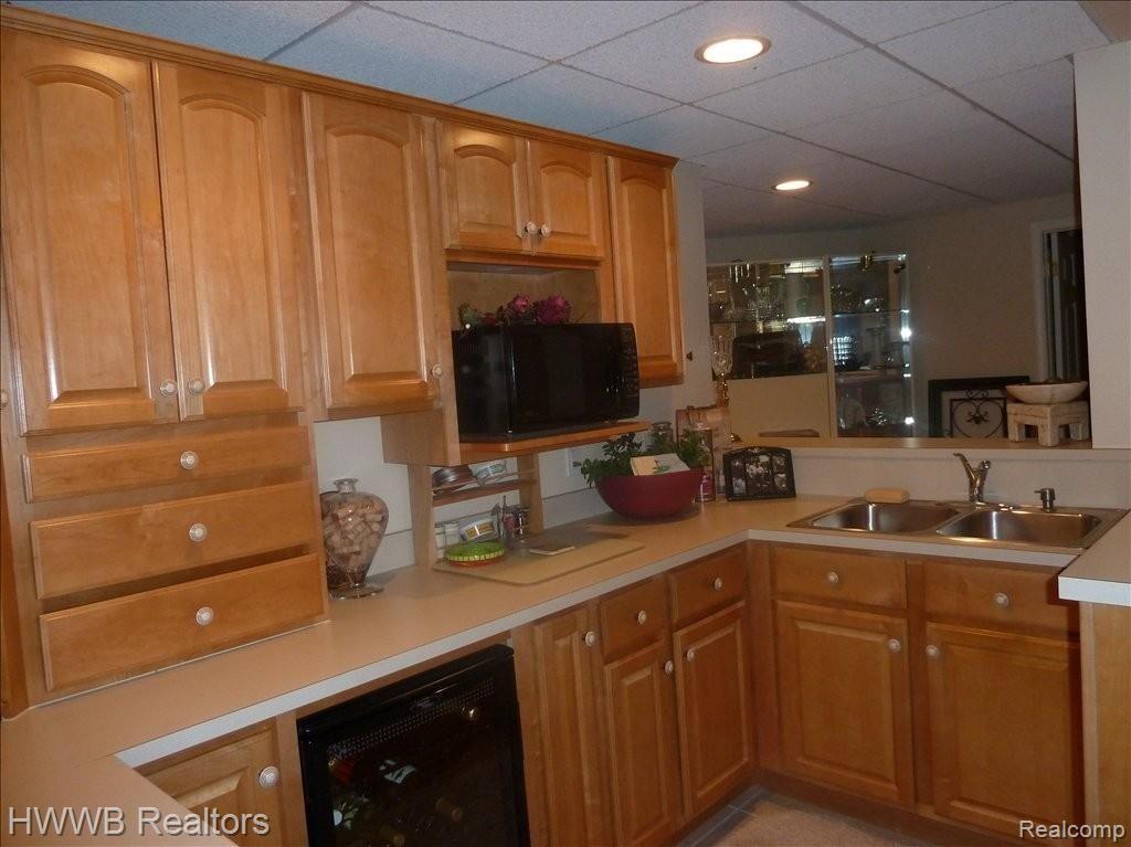3593 Winding Brk Circle, Unit 88 Rochester, MI 48309 - Photo 8 of 12 Kitchenette