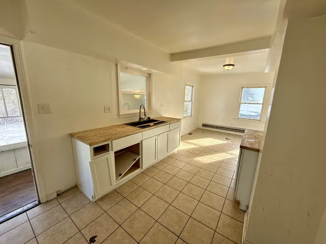 $114,900 | 16963 Winchester Avenue, Hazel Crest, IL 60429