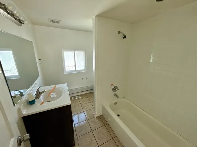 $114,900 | 16963 Winchester Avenue, Hazel Crest, IL 60429