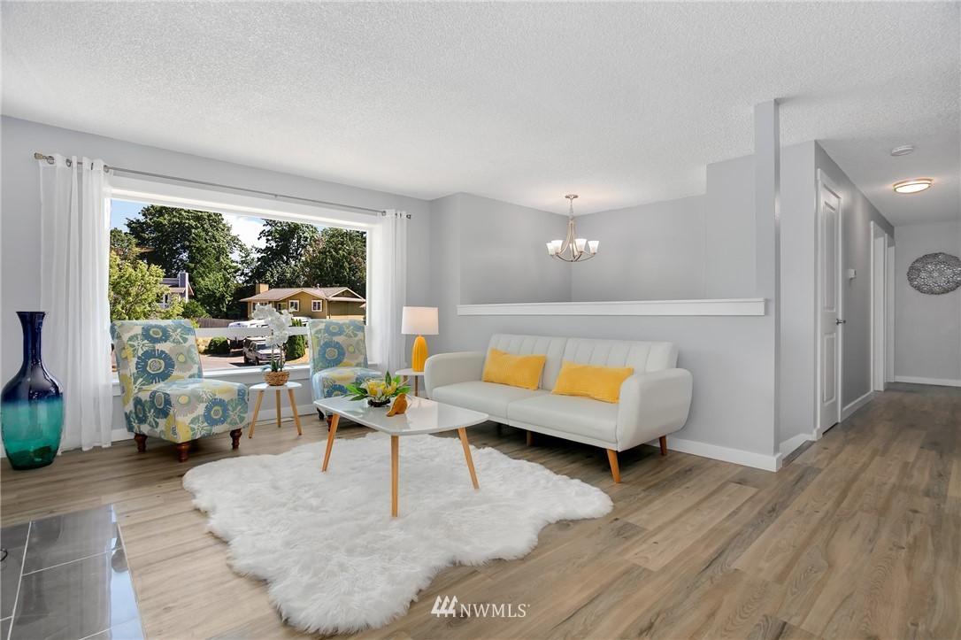 18809 111th Place Southeast Renton, WA 98055 - Photo 2 of 19