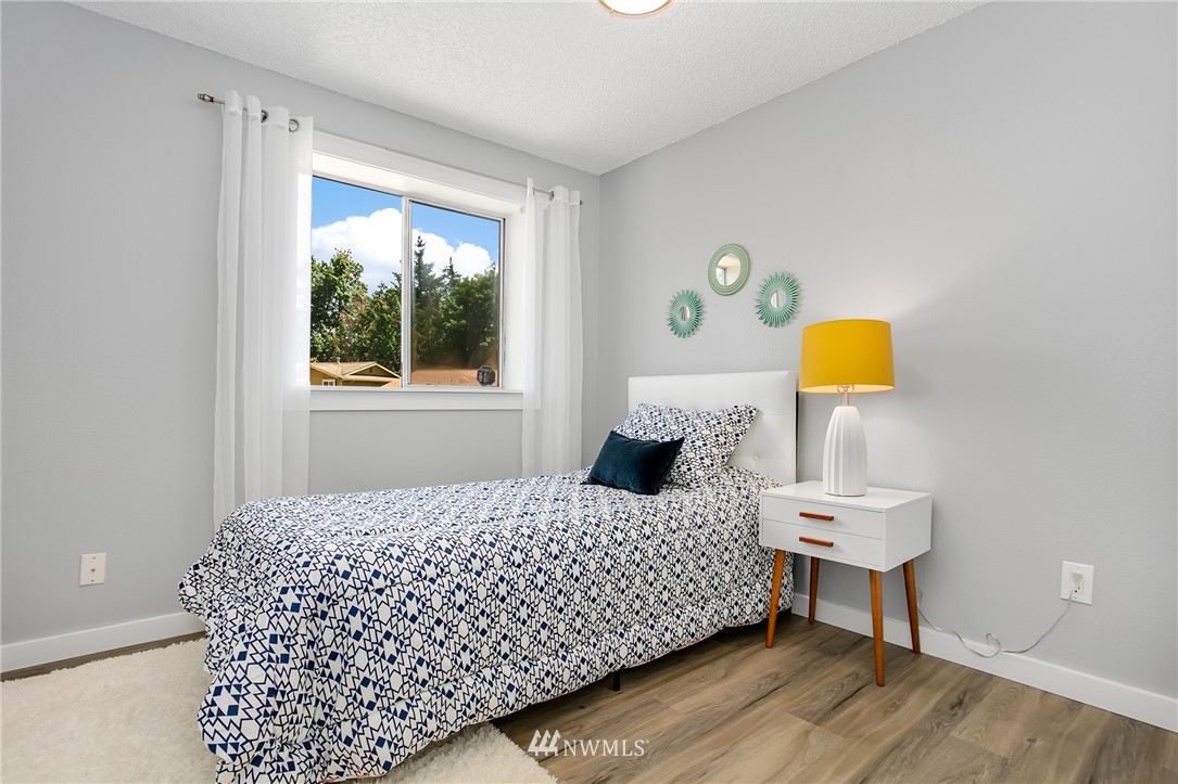 18809 111th Place Southeast Renton, WA 98055 - Photo 11 of 19