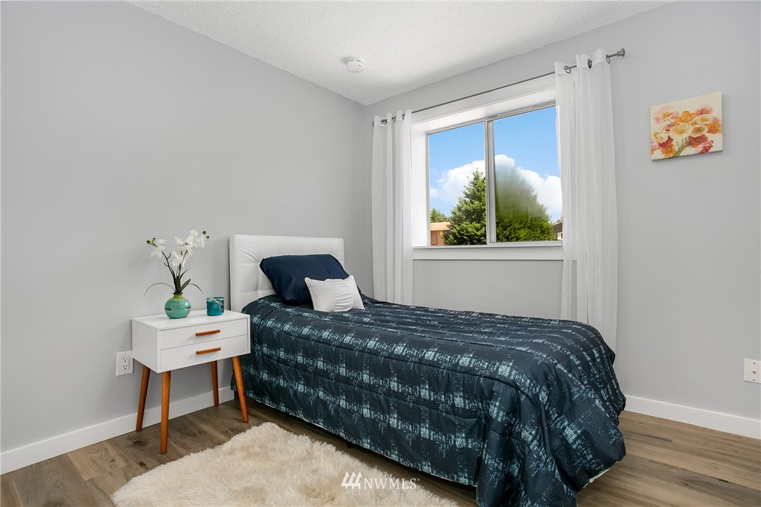 18809 111th Place Southeast Renton, WA 98055 - Photo 12 of 19