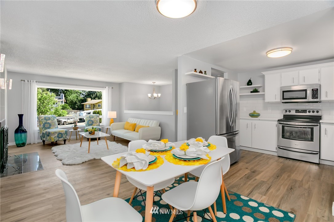 18809 111th Place Southeast Renton, WA 98055 - Photo 3 of 19