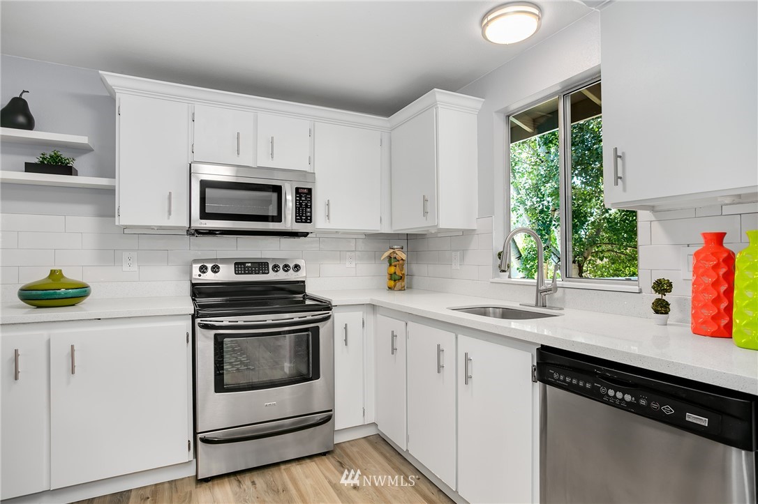 18809 111th Place Southeast Renton, WA 98055 - Photo 6 of 19
