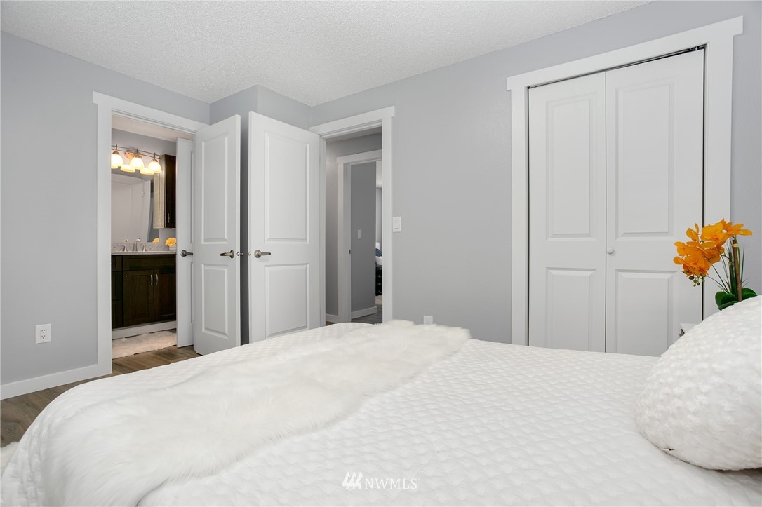 18809 111th Place Southeast Renton, WA 98055 - Photo 9 of 19