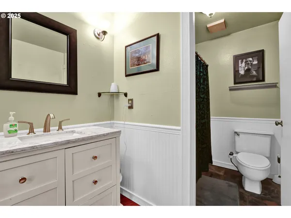 $429,000 | 7025 Glacier Drive, Springfield, OR 97478
