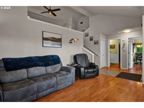 $429,000 | 7025 Glacier Drive, Springfield, OR 97478