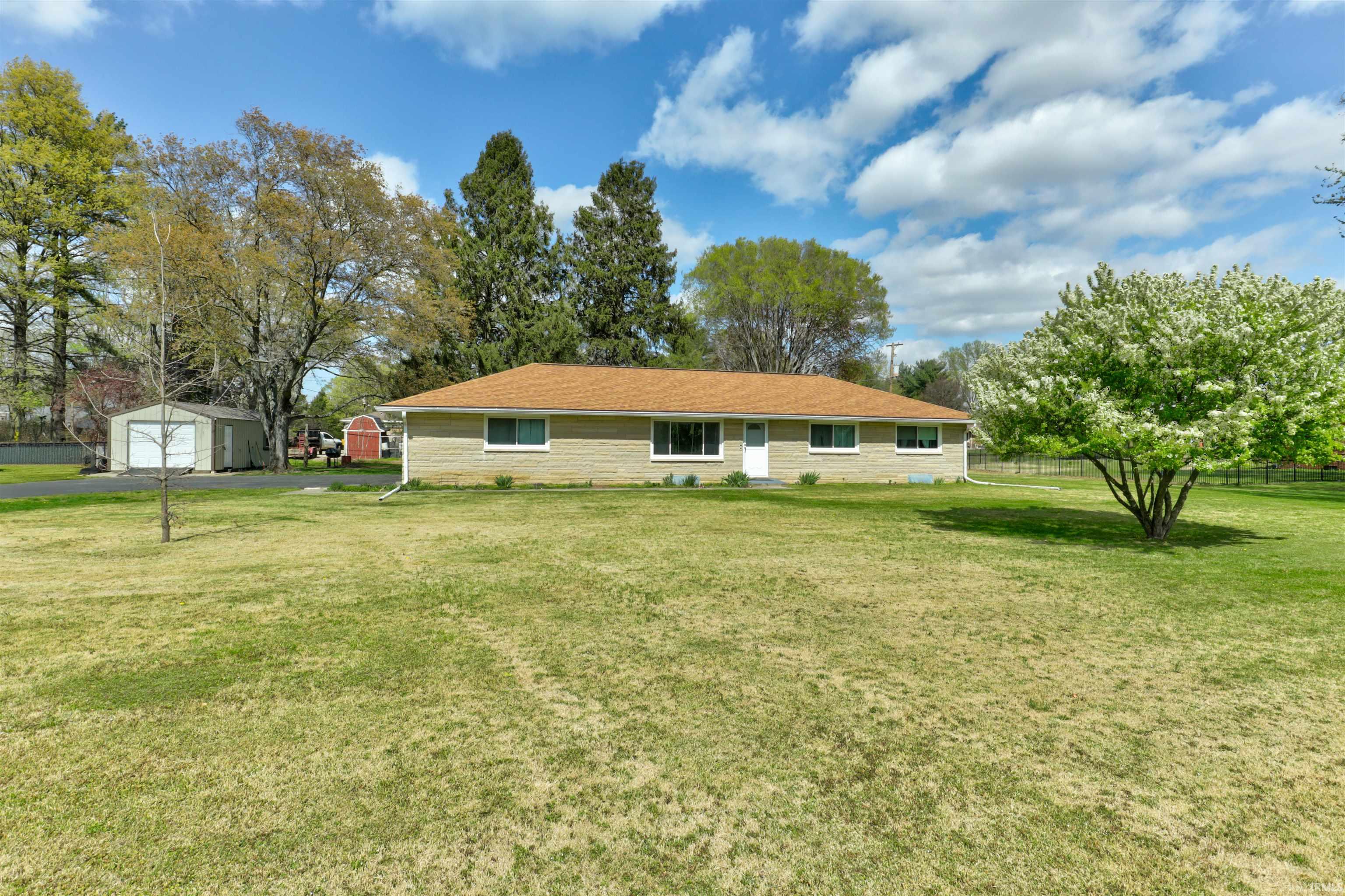2700 Avondale Road Vincennes, IN 47591 - Photo 1 of 36 Gallery Image 1