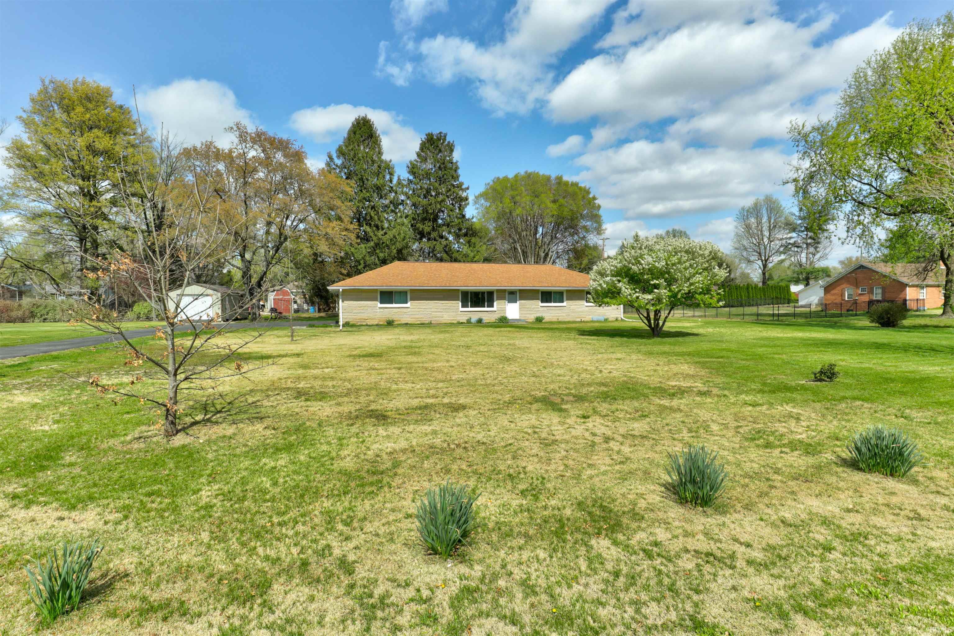 2700 Avondale Road Vincennes, IN 47591 - Photo 3 of 36 Gallery Image 3
