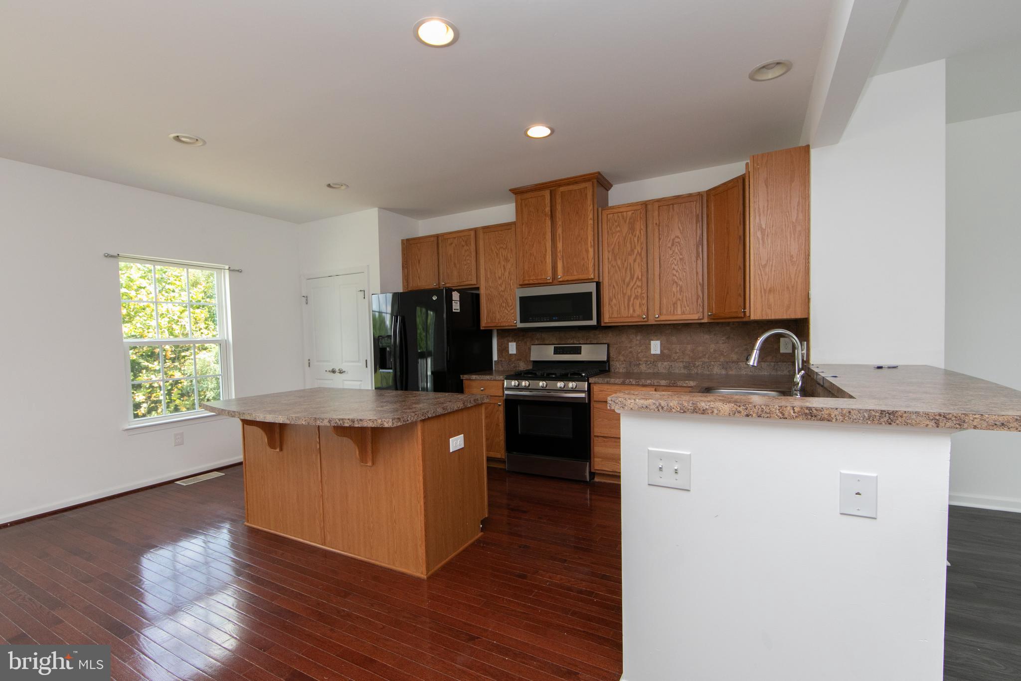 205 Emerson Court Clementon, NJ 08021 - Photo 9 of 37