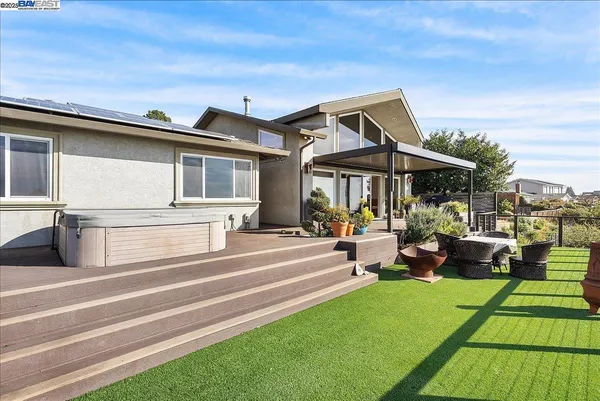 $7,500 | 75 Chadbourne Way, Oakland, CA 94619