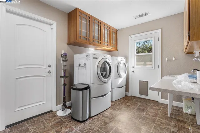 $7,500 | 75 Chadbourne Way, Oakland, CA 94619