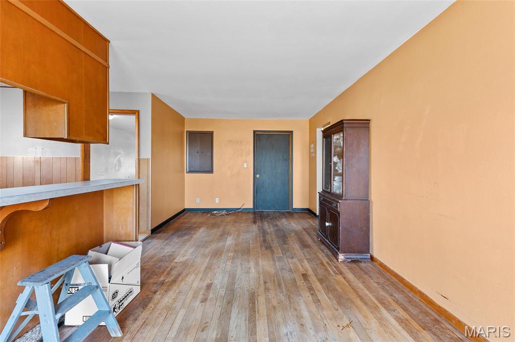 607 South Main Street Sorento, IL 62086 - Photo 11 of 30