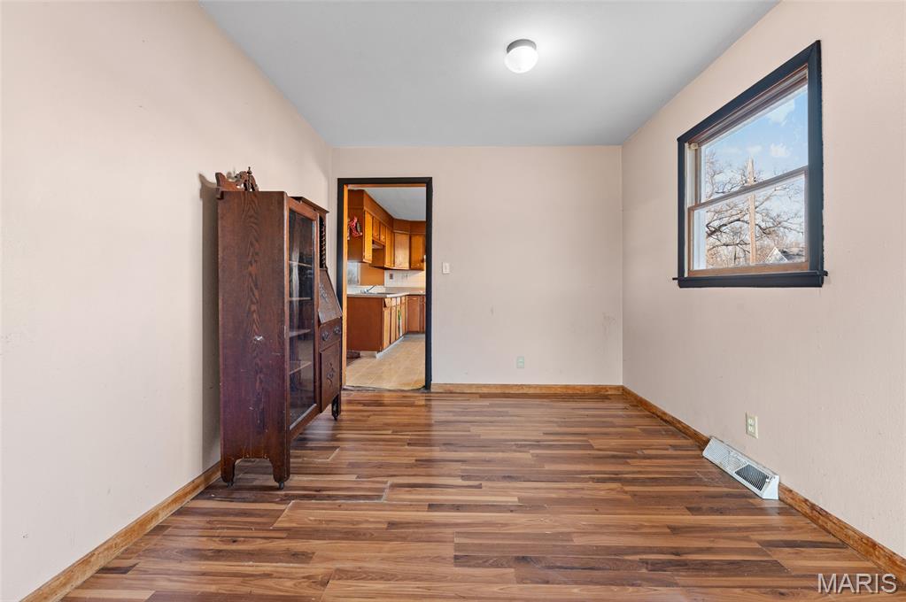 607 South Main Street Sorento, IL 62086 - Photo 23 of 30