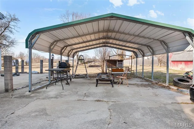 $100,000 | 607 South Main Street, Sorento, IL 62086