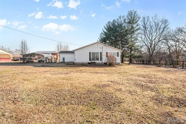 $100,000 | 607 South Main Street, Sorento, IL 62086