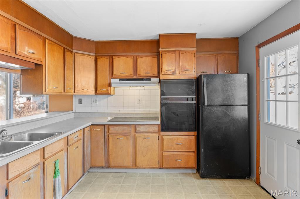 607 South Main Street Sorento, IL 62086 - Photo 7 of 30