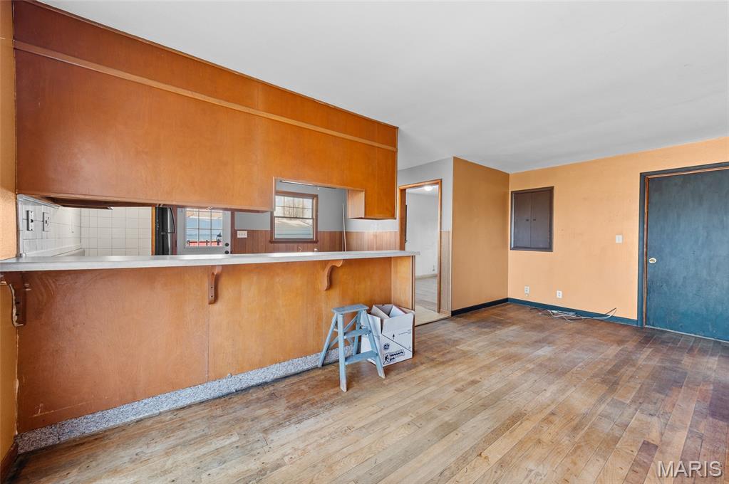 607 South Main Street Sorento, IL 62086 - Photo 10 of 30