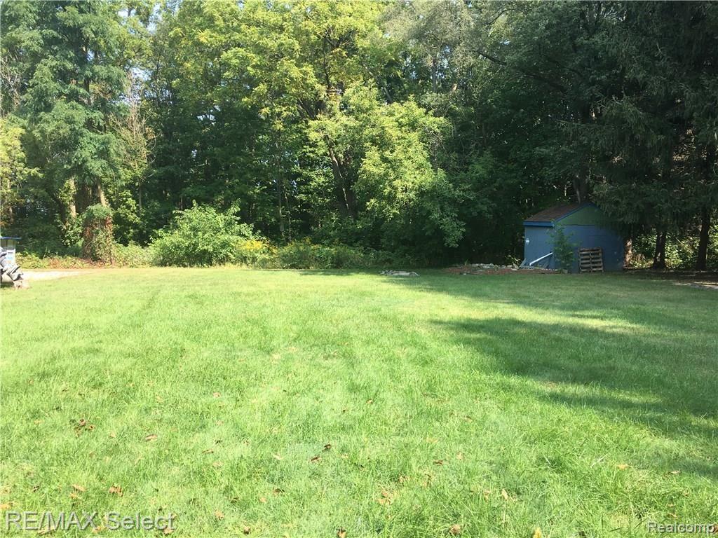 11028 Neff Road Clio, MI 48420 - Photo 3 of 6 070.JPG