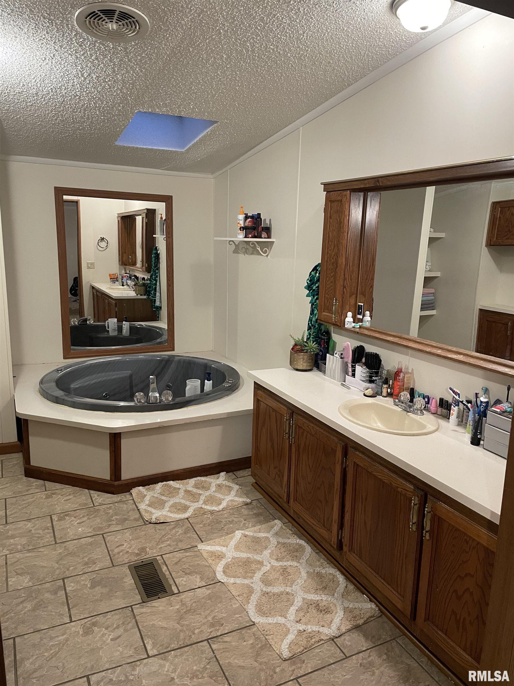 1236 North Oaklane Road, Unit 226 Springfield, IL 62707 - Photo 12 of 21