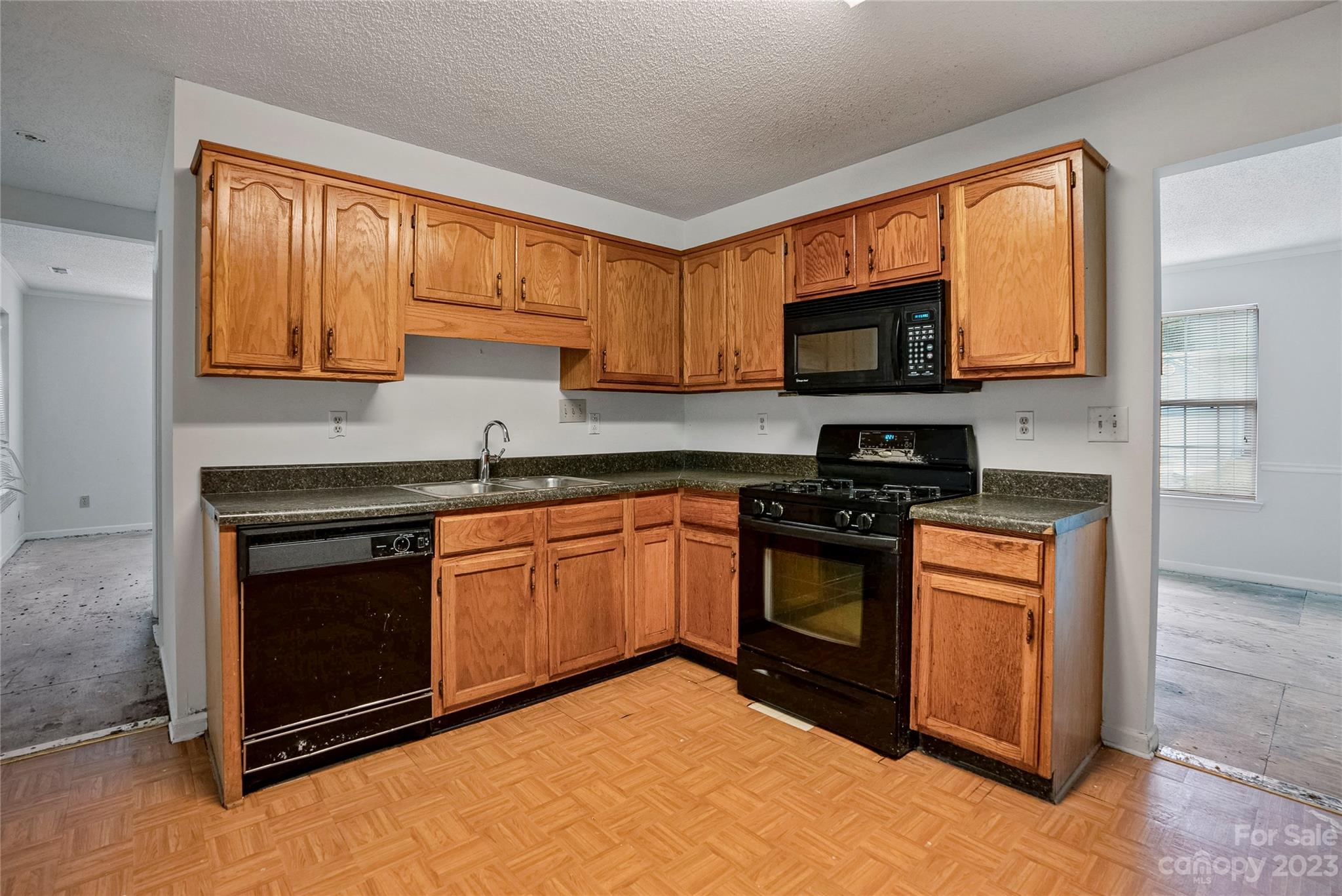 6006 Running Deer Road Charlotte, NC 28214 - Photo 6 of 23 Gallery Image 6