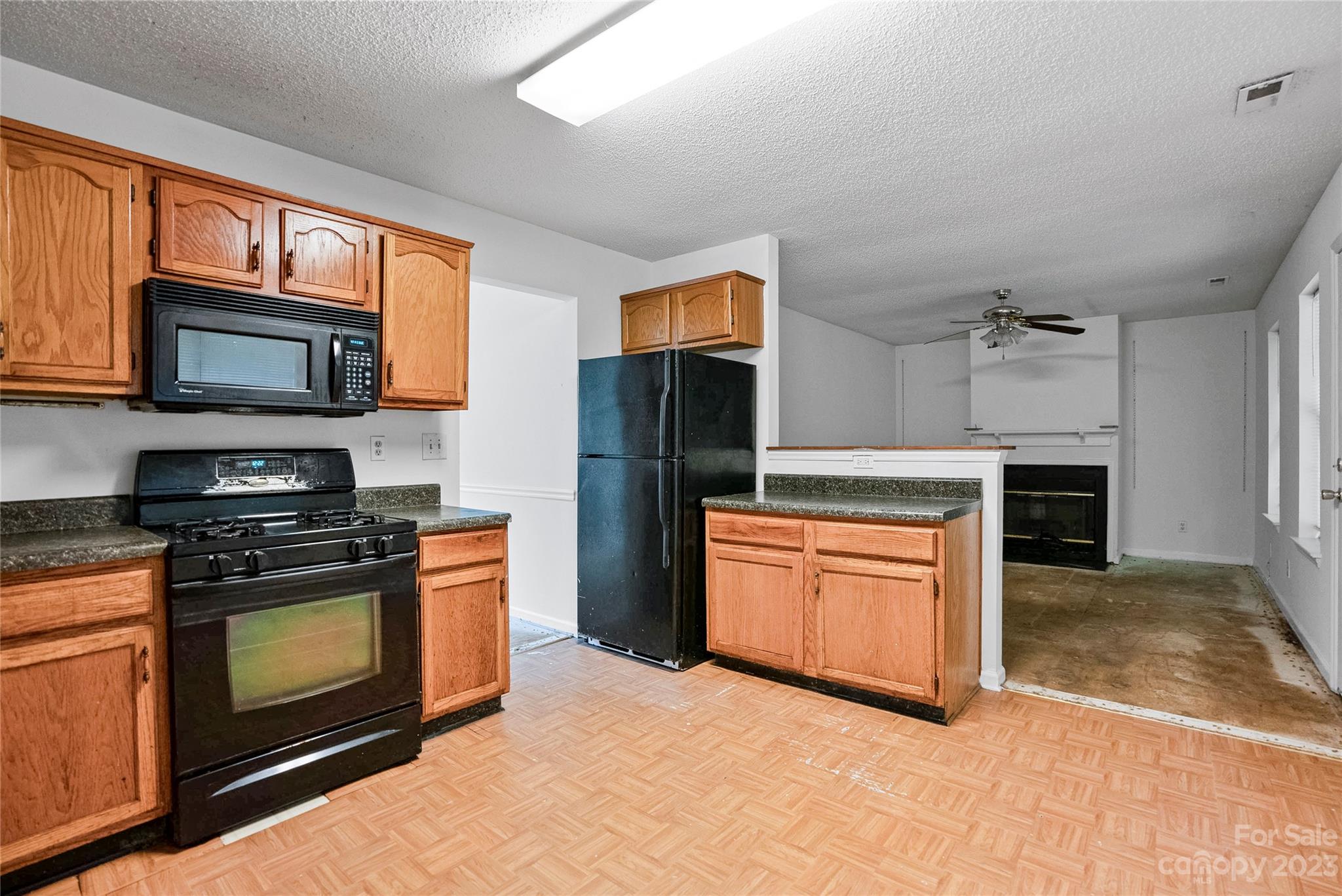 6006 Running Deer Road Charlotte, NC 28214 - Photo 8 of 23 Gallery Image 8