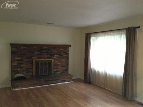 9125 Bancroft Road Bancroft, MI 48414 - Photo 5 of 12 20373546-4.JPG