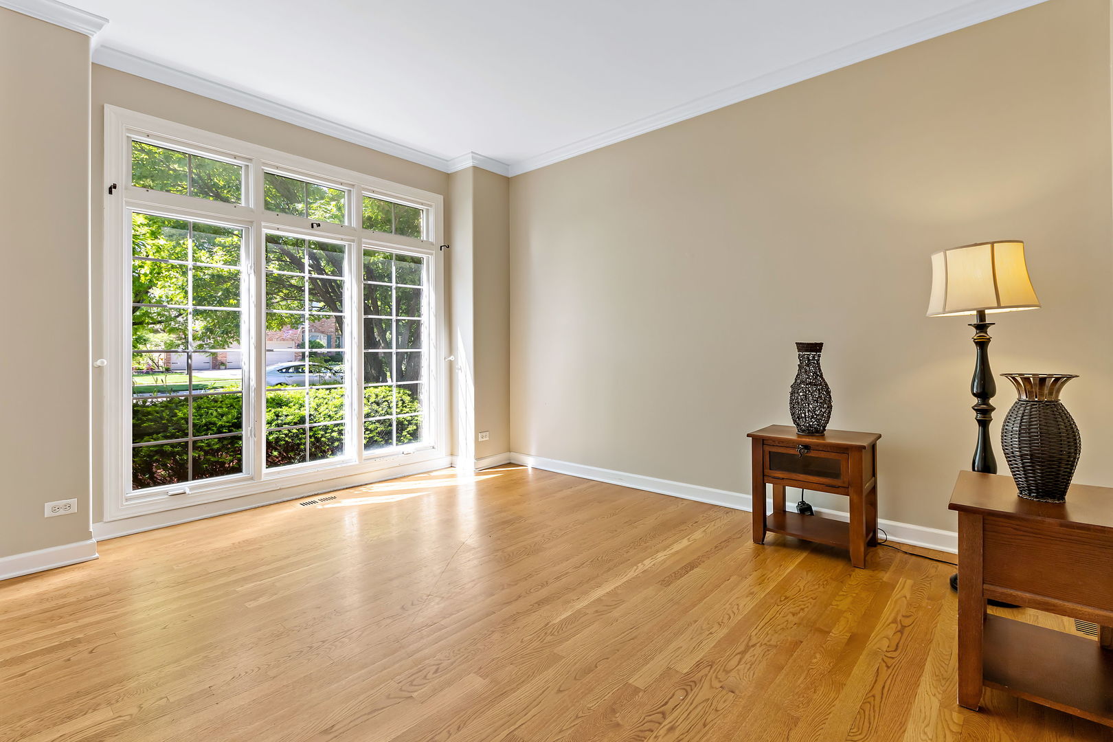 2531 Spartina Road Naperville, IL 60564 - Photo 11 of 39 a living room with furniture and a window