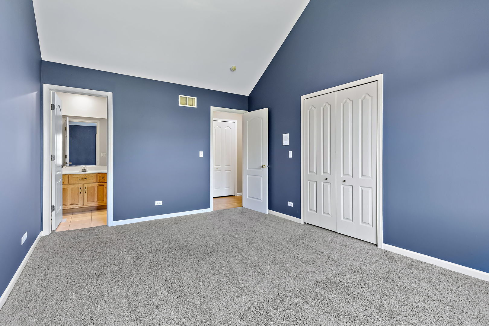2531 Spartina Road Naperville, IL 60564 - Photo 25 of 39 a view of an empty room with a window