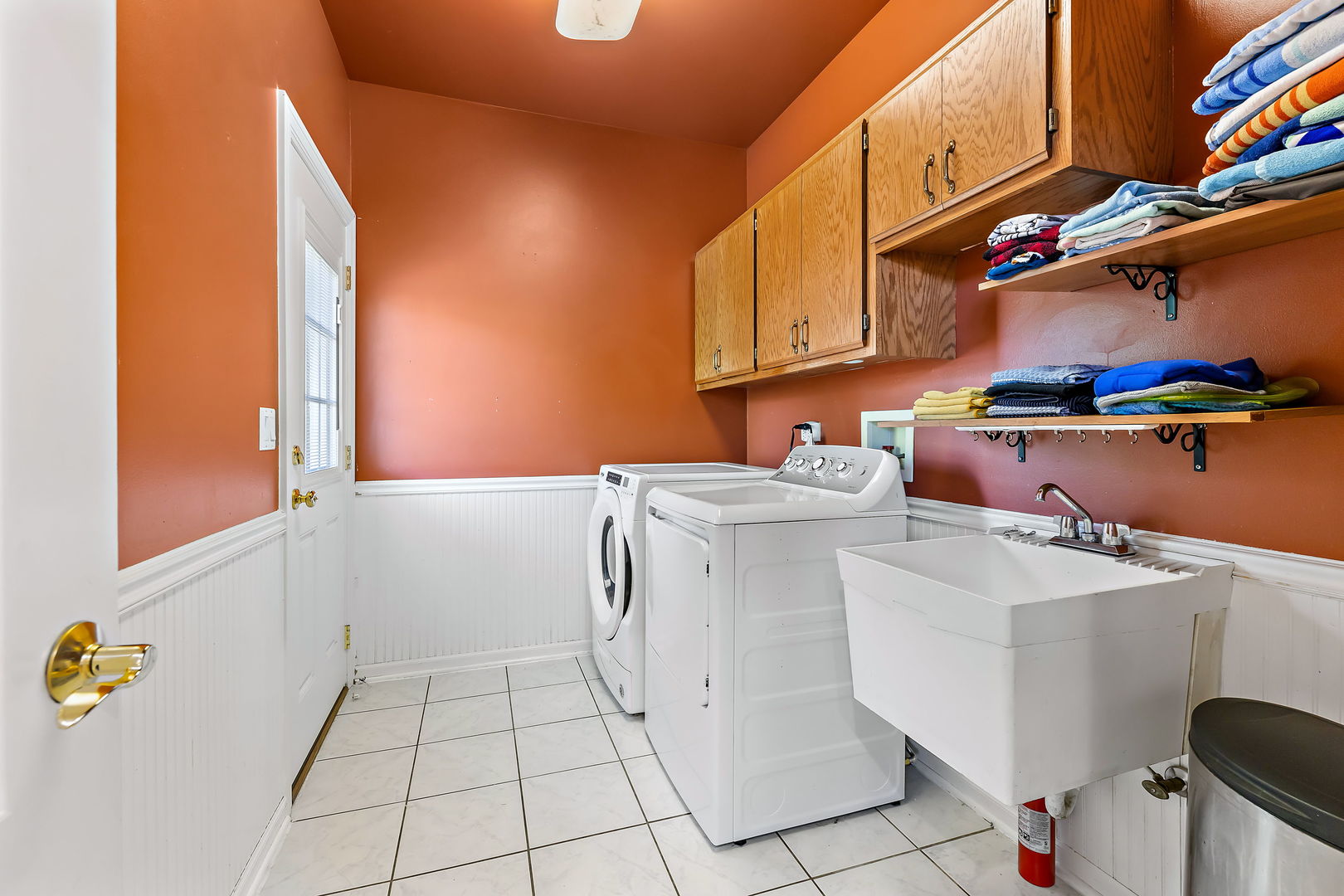 2531 Spartina Road Naperville, IL 60564 - Photo 27 of 39 a utility room with dryer and washer