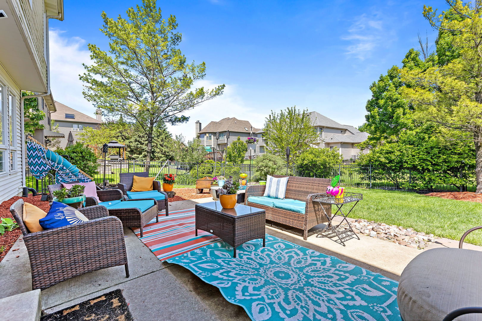 2531 Spartina Road Naperville, IL 60564 - Photo 29 of 39 a outdoor living space with furniture and garden view