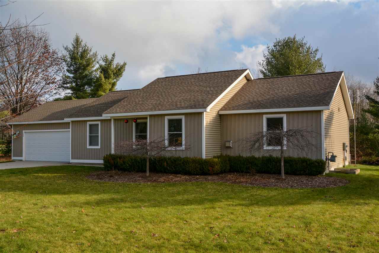 1544 Round Lake Road Interlochen, MI 49643 - Photo 3 of 40 1828550-2.JPG