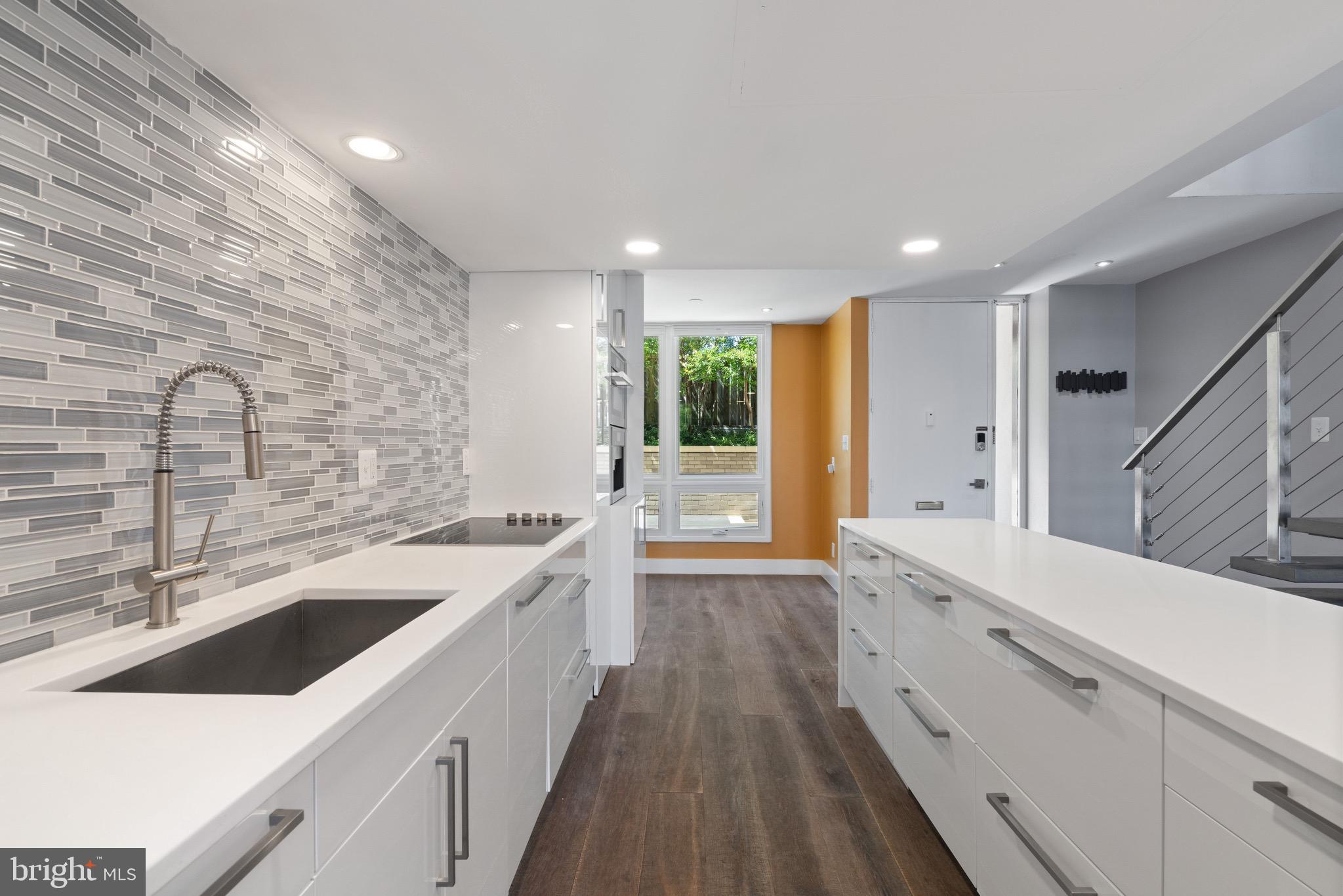 1620 Chimney House Road Reston, VA 20190 - Photo 8 of 40