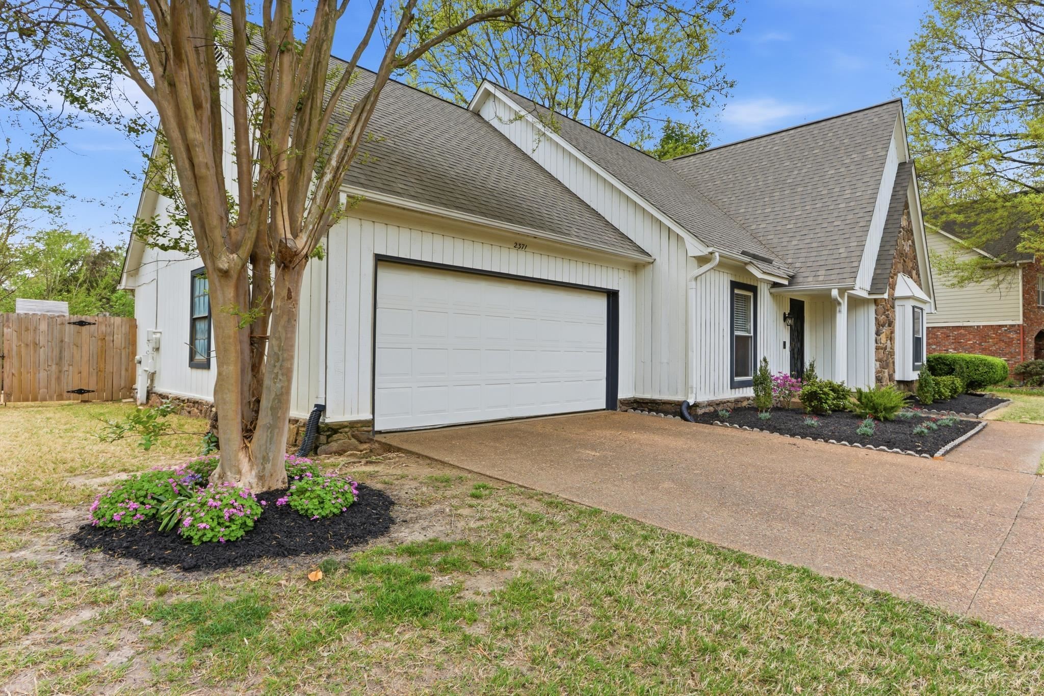2371 Calkins Road Germantown, TN 38139 - Photo 3 of 37