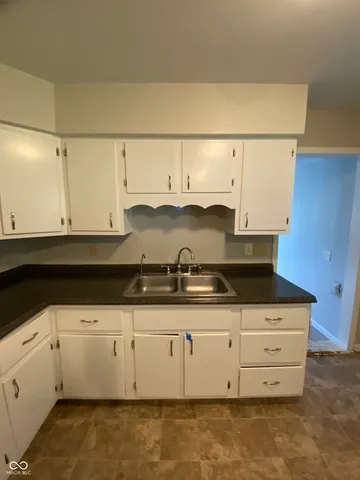 $148,000 | 3560 Bradford Drive, Indianapolis, IN 46221