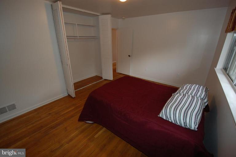 6824 Rolling Road Springfield, VA 22152 - Photo 9 of 17 Bedroom #1