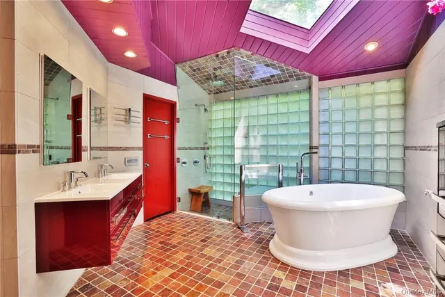 $2,400,000 | 5 Deerfield Lane, Mamaroneck, NY 10543