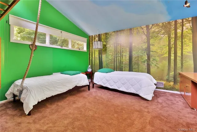 $2,400,000 | 5 Deerfield Lane, Mamaroneck, NY 10543