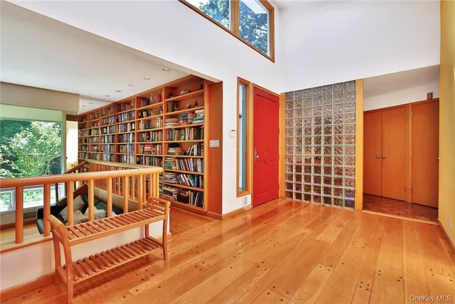 $2,400,000 | 5 Deerfield Lane, Mamaroneck, NY 10543