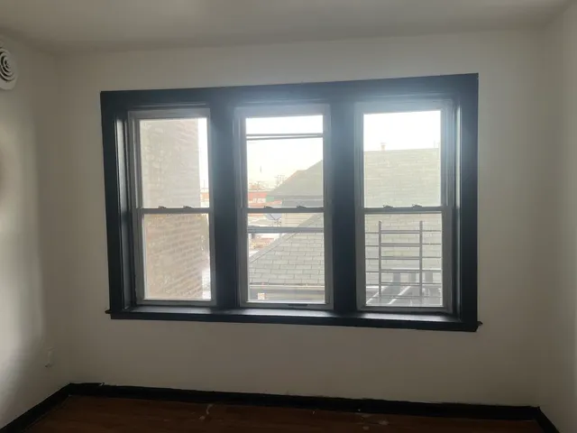 $1,200 | 1832 South 51st Court, Unit 2R, Cicero, IL 60804