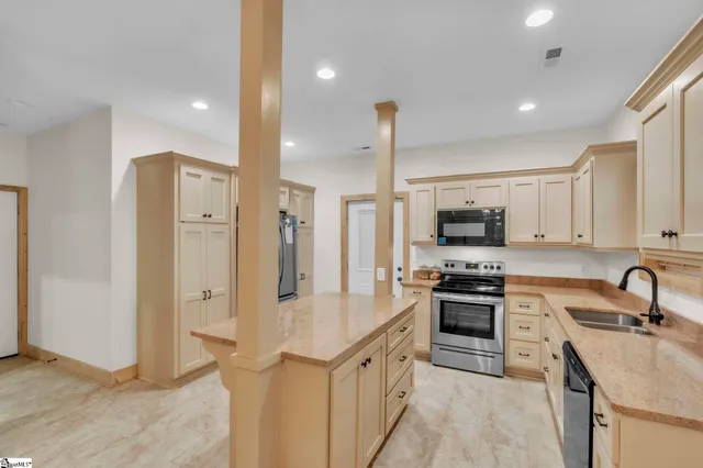 $525,000 | 303 North Norris Drive, Norris, SC 29667